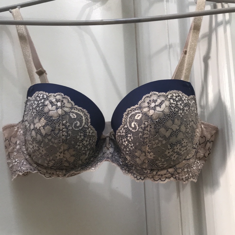 Victoria’s Secret luxury 36C bra